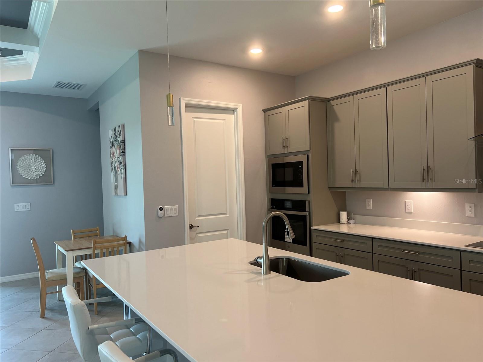 WELLEN PARK GOLF AND COUNTRY CLUB - Residential Lease