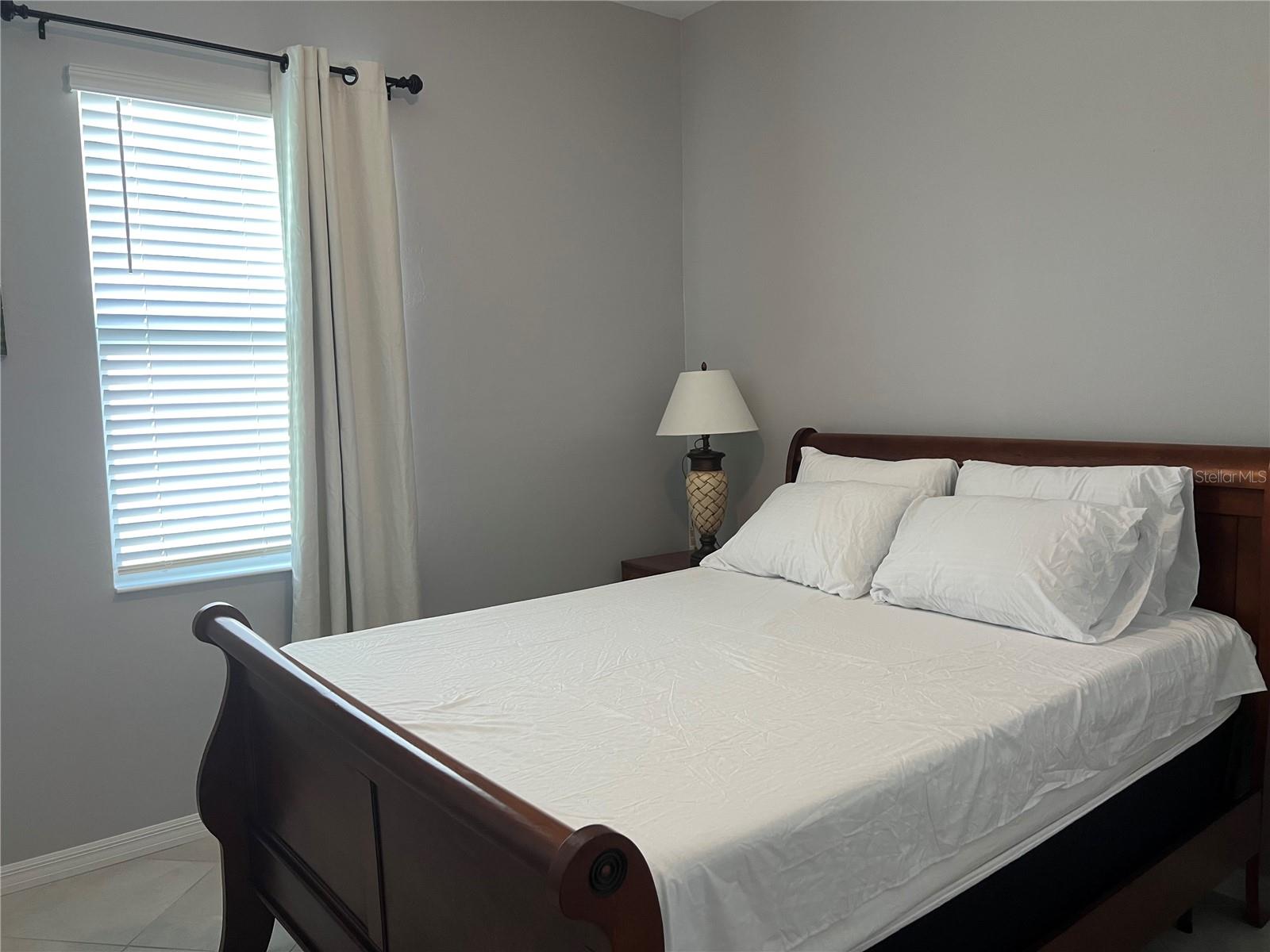 WELLEN PARK GOLF AND COUNTRY CLUB - Residential Lease