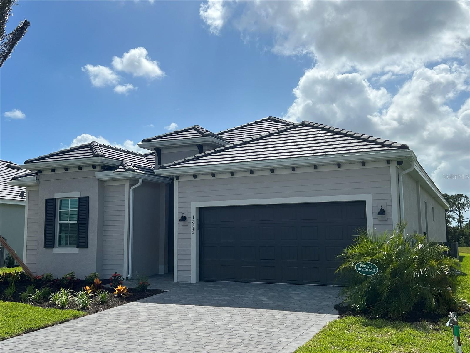 WELLEN PARK GOLF AND COUNTRY CLUB - Residential Lease