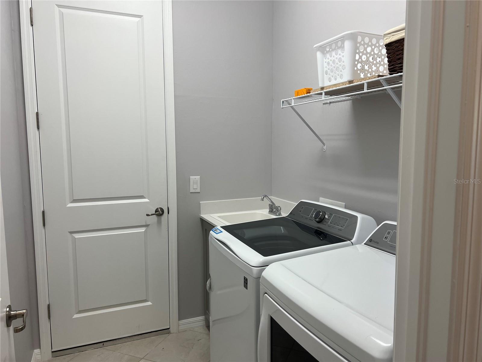 WELLEN PARK GOLF AND COUNTRY CLUB - Residential Lease