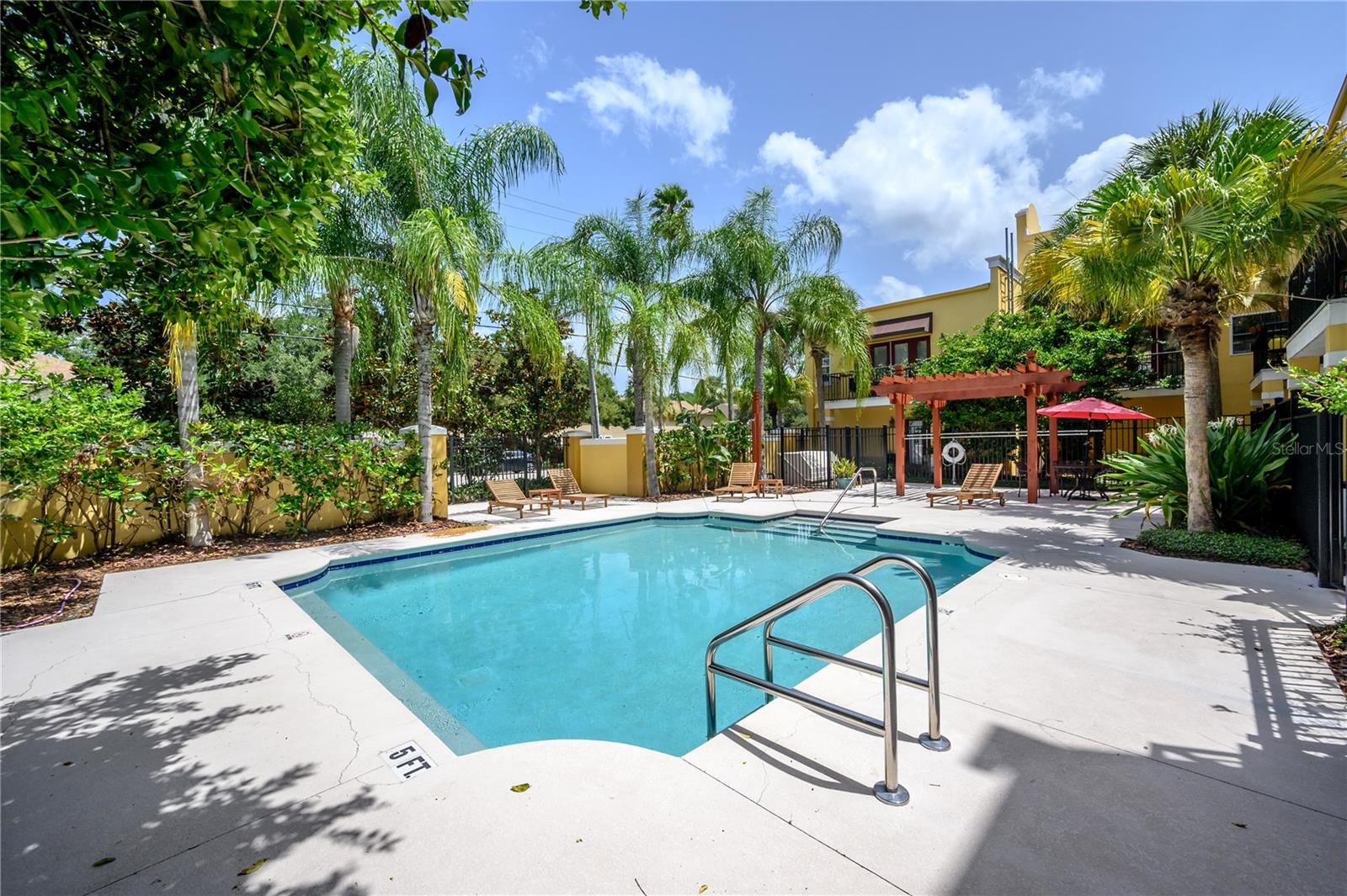 LAS PALMAS AT BALLAST POINT TOWNHOMES - Residential