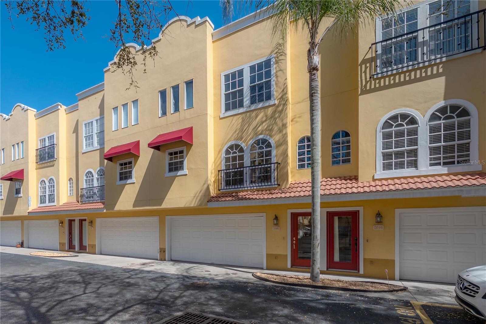 LAS PALMAS AT BALLAST POINT TOWNHOMES - Residential