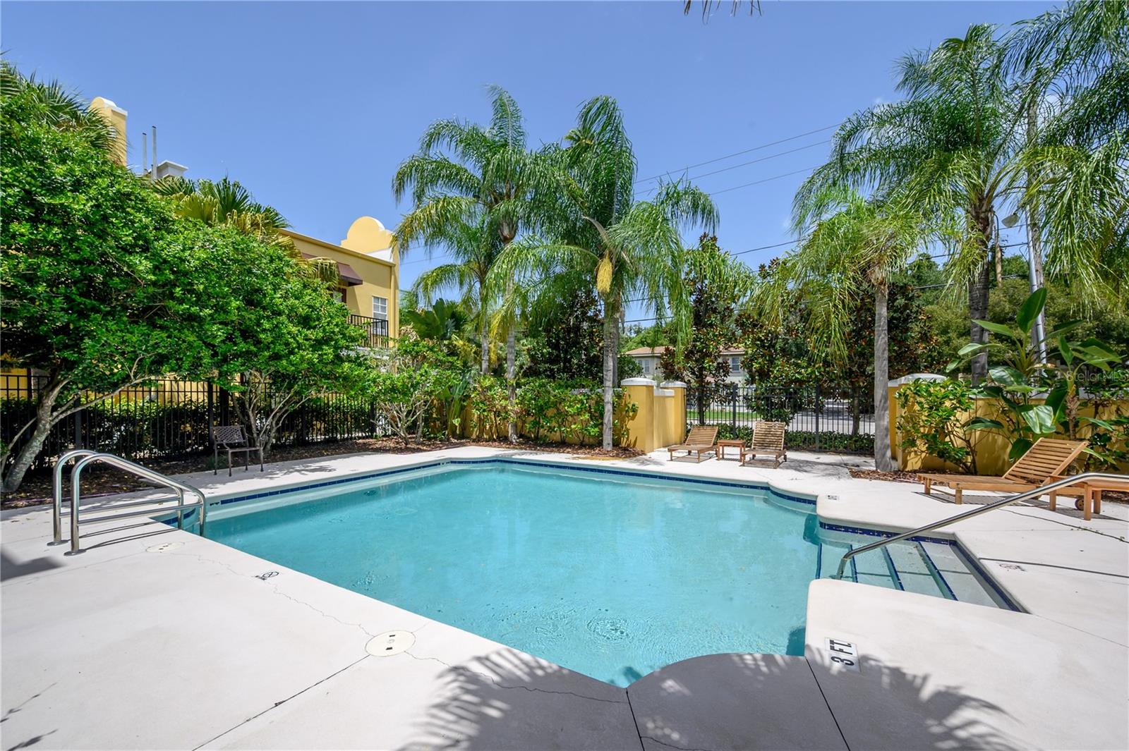 LAS PALMAS AT BALLAST POINT TOWNHOMES - Residential