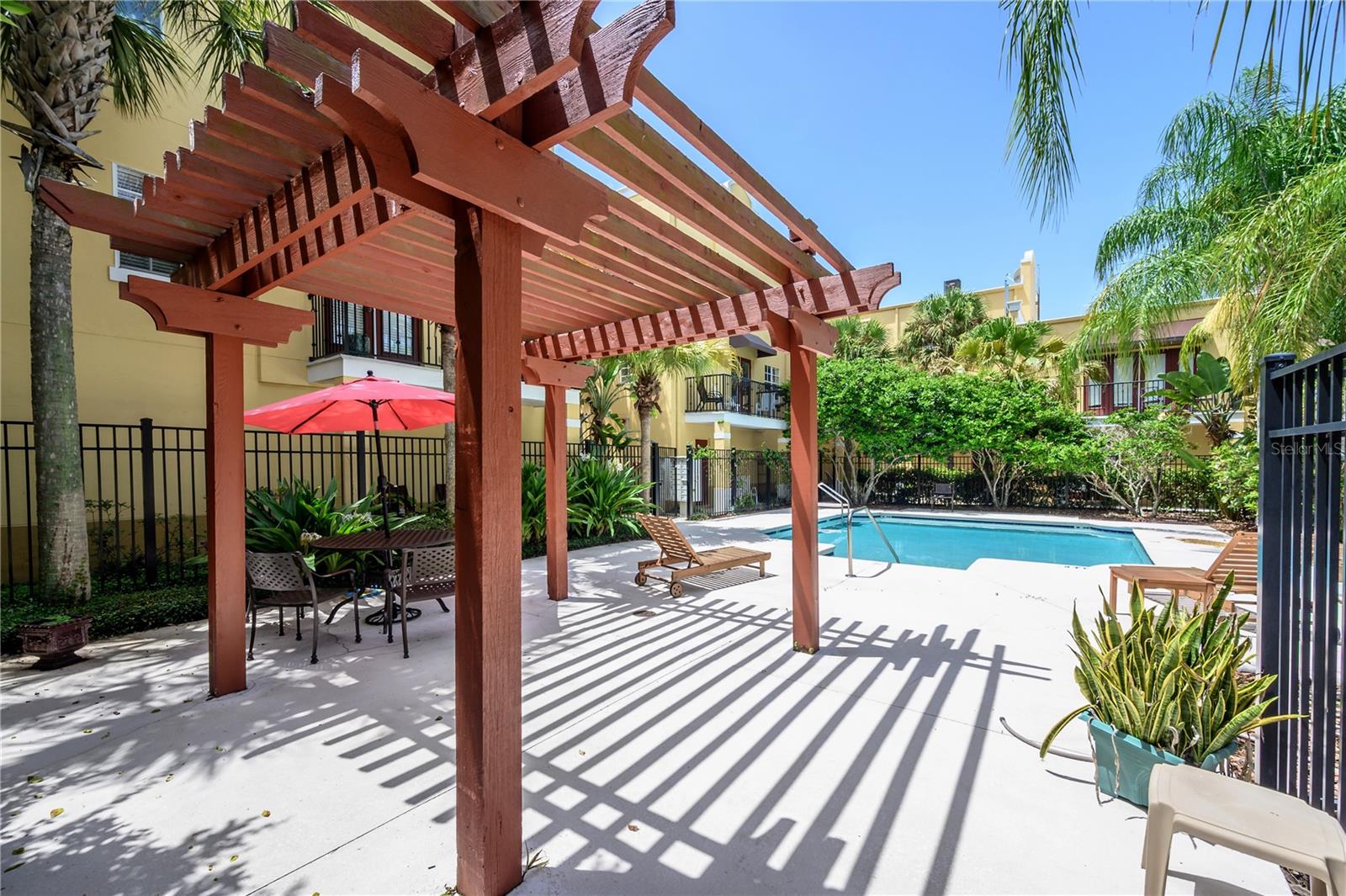 LAS PALMAS AT BALLAST POINT TOWNHOMES - Residential