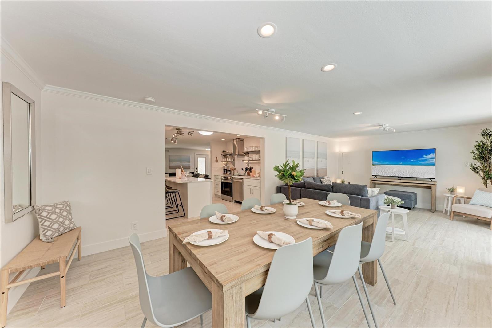 ISLAND CEDARS - Residential