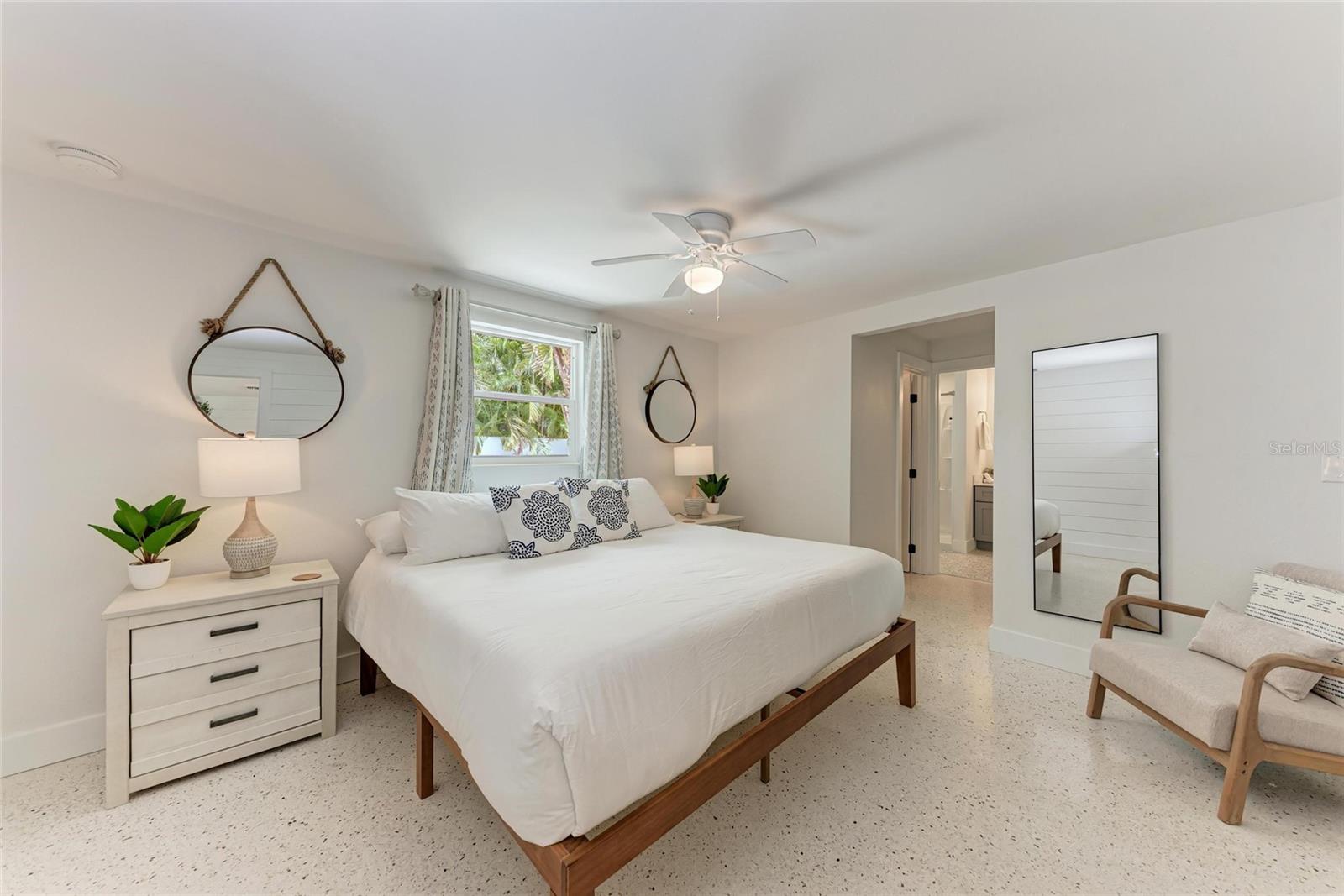 ISLAND CEDARS - Residential