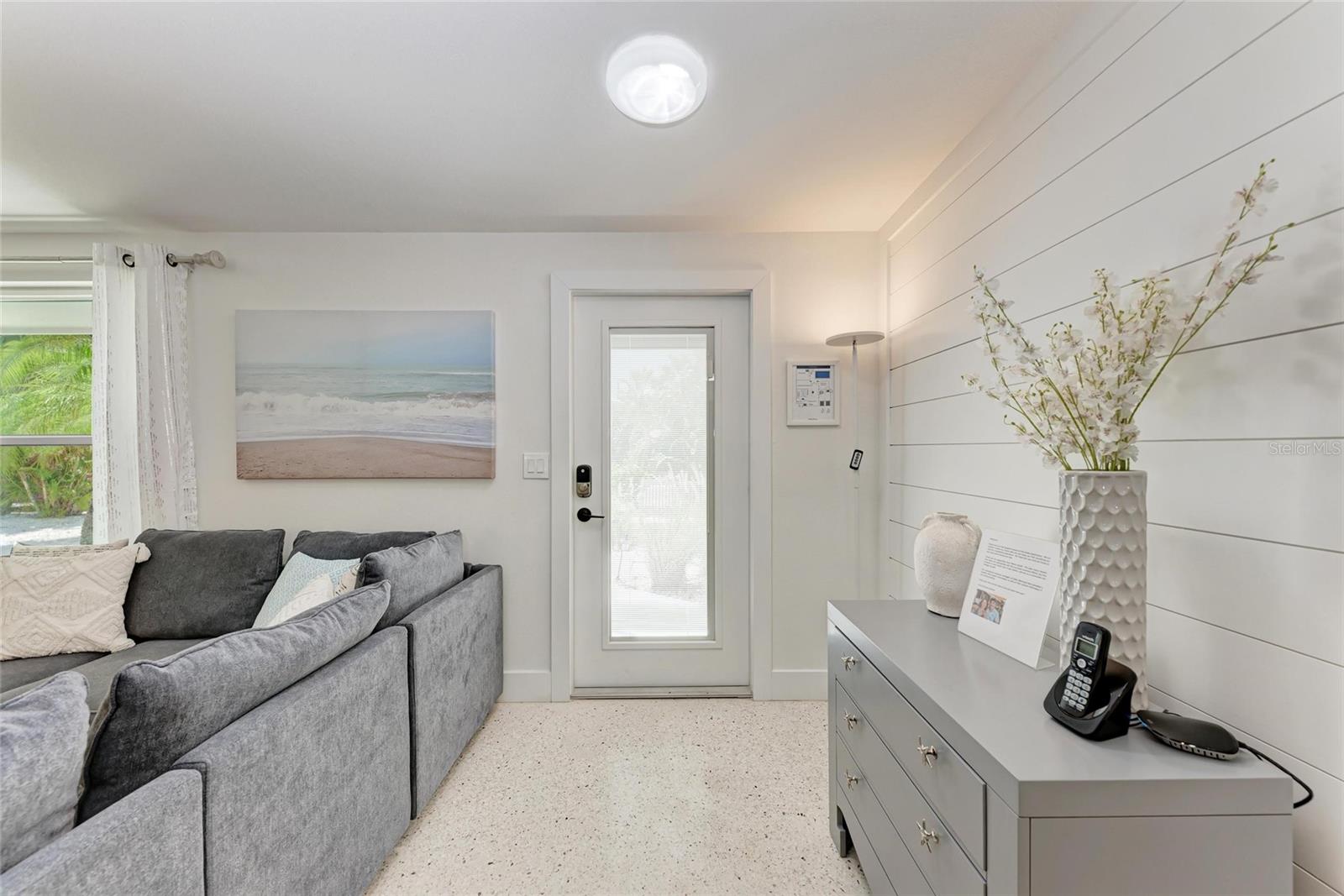 ISLAND CEDARS - Residential