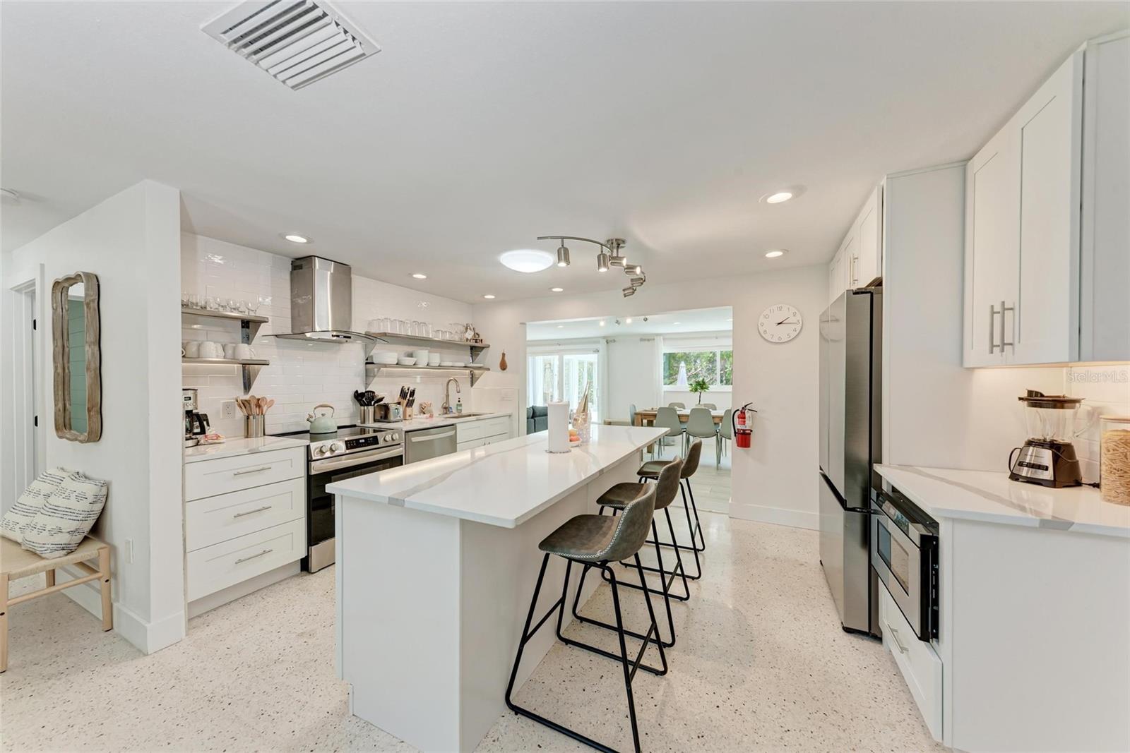 ISLAND CEDARS - Residential