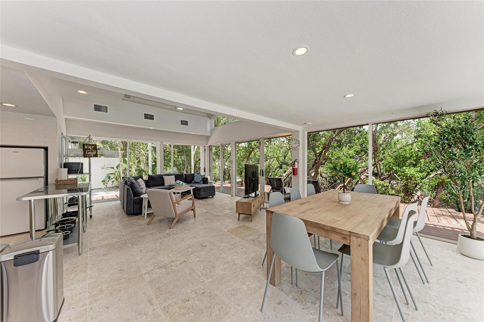 ISLAND CEDARS - Residential