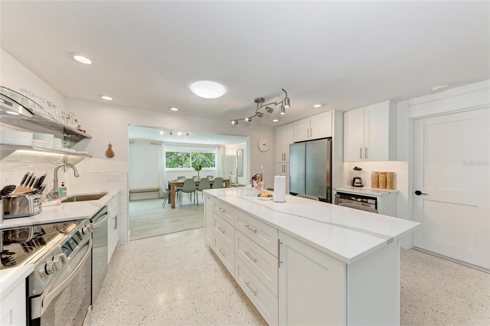 ISLAND CEDARS - Residential