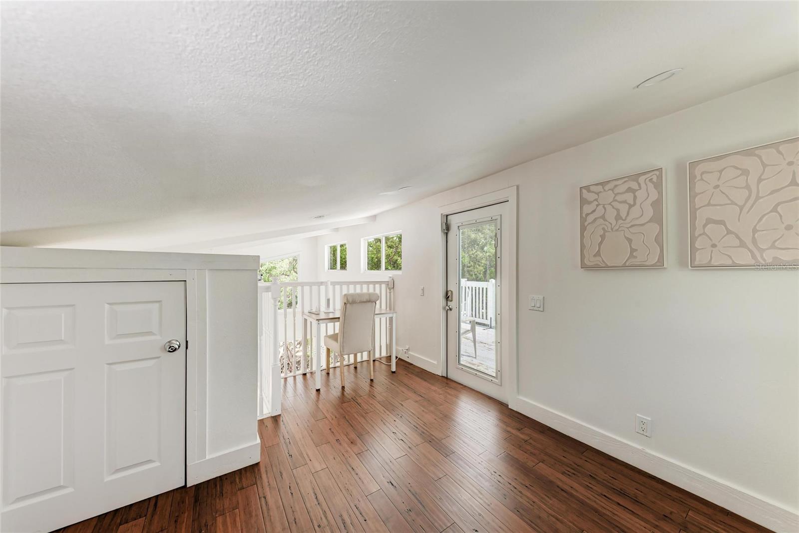 ISLAND CEDARS - Residential