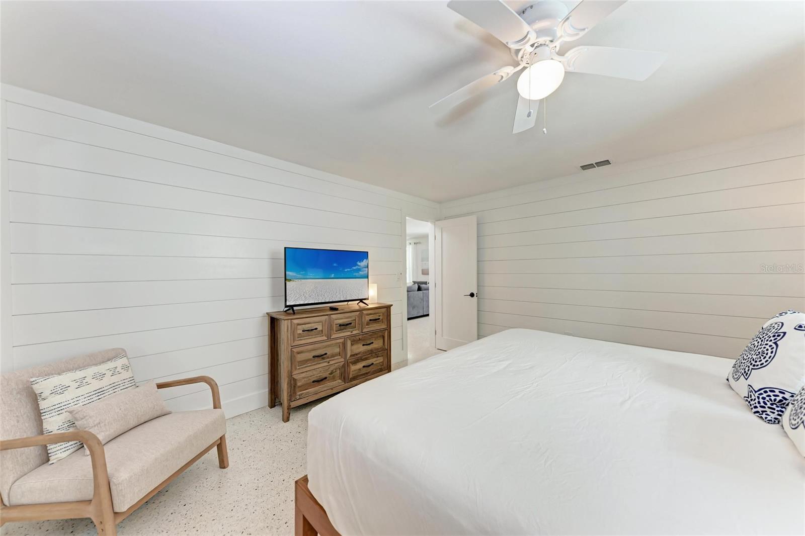 ISLAND CEDARS - Residential