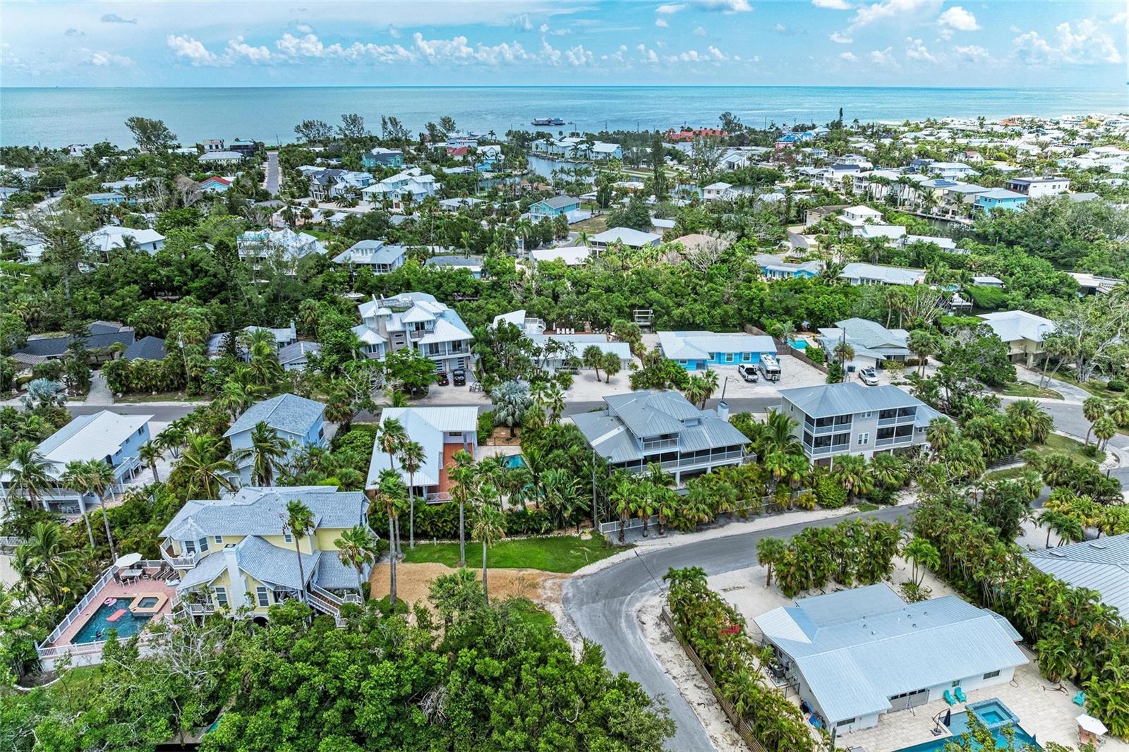 ISLAND CEDARS - Residential