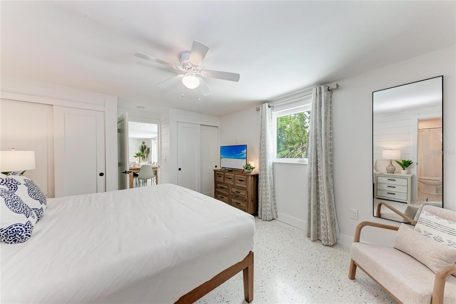 ISLAND CEDARS - Residential