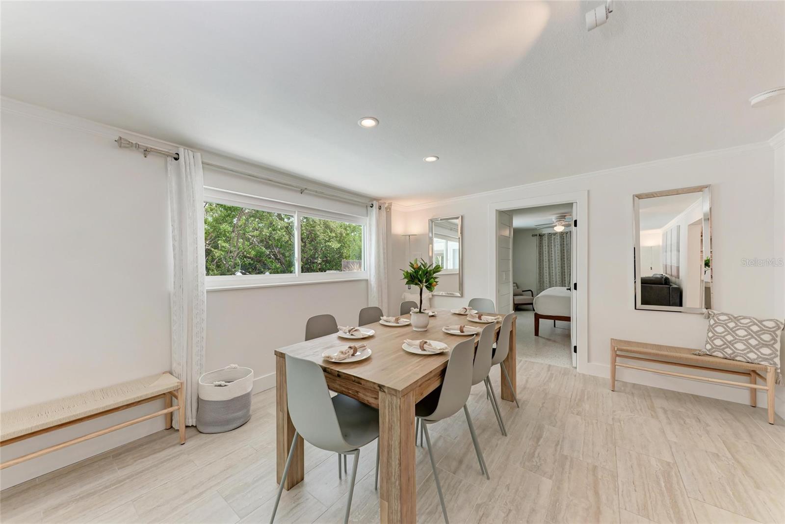 ISLAND CEDARS - Residential