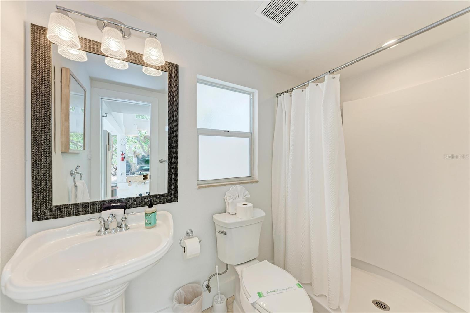 ISLAND CEDARS - Residential