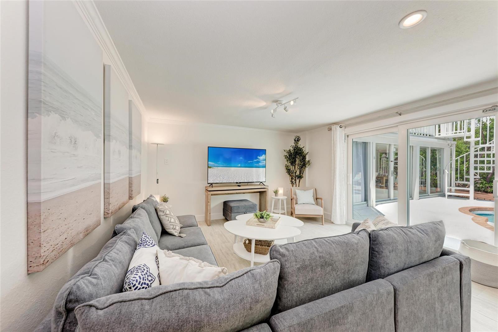 ISLAND CEDARS - Residential