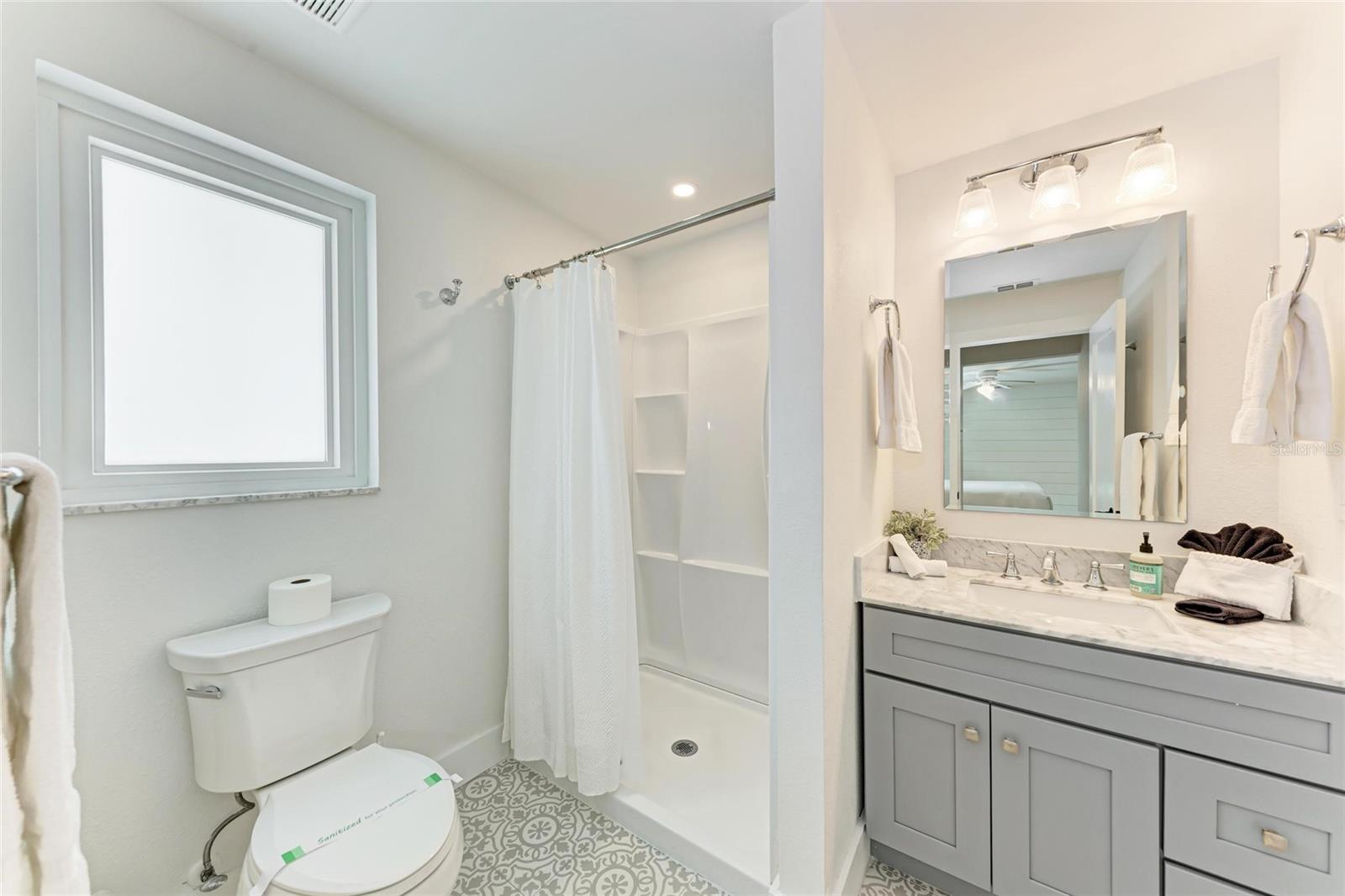 ISLAND CEDARS - Residential