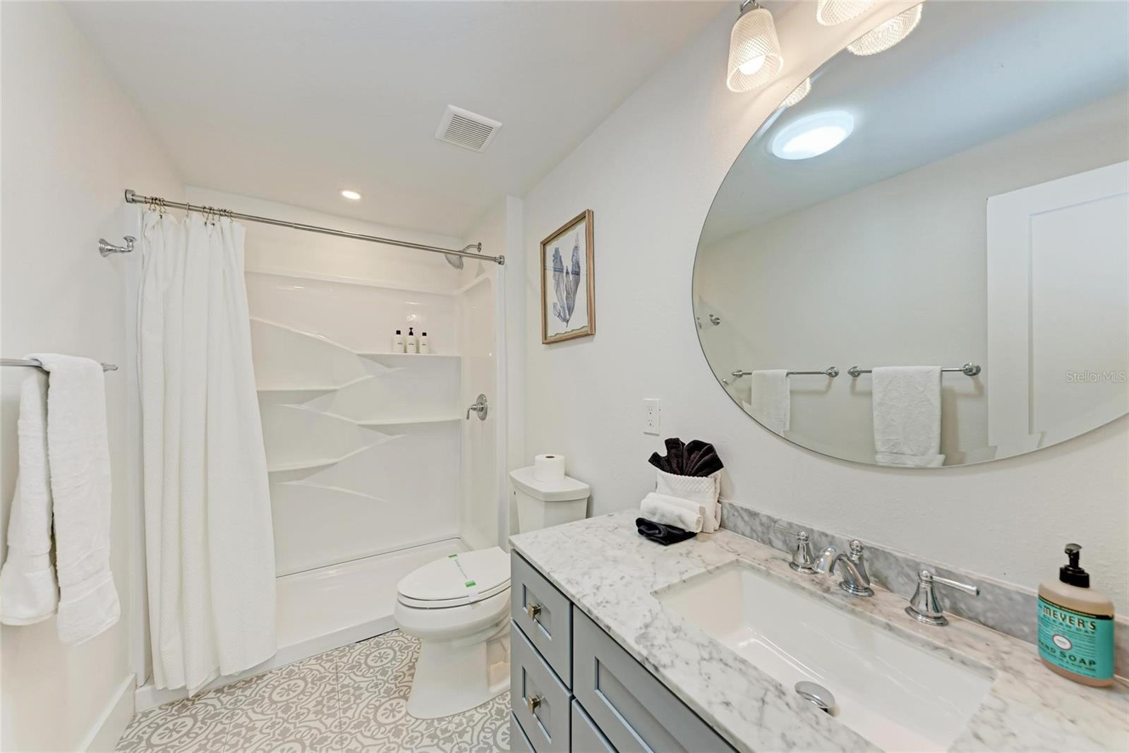 ISLAND CEDARS - Residential