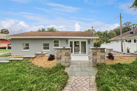 Photo of 2316 N Griffin Drive, Leesburg, FL 34748 (MLS # G5110219)