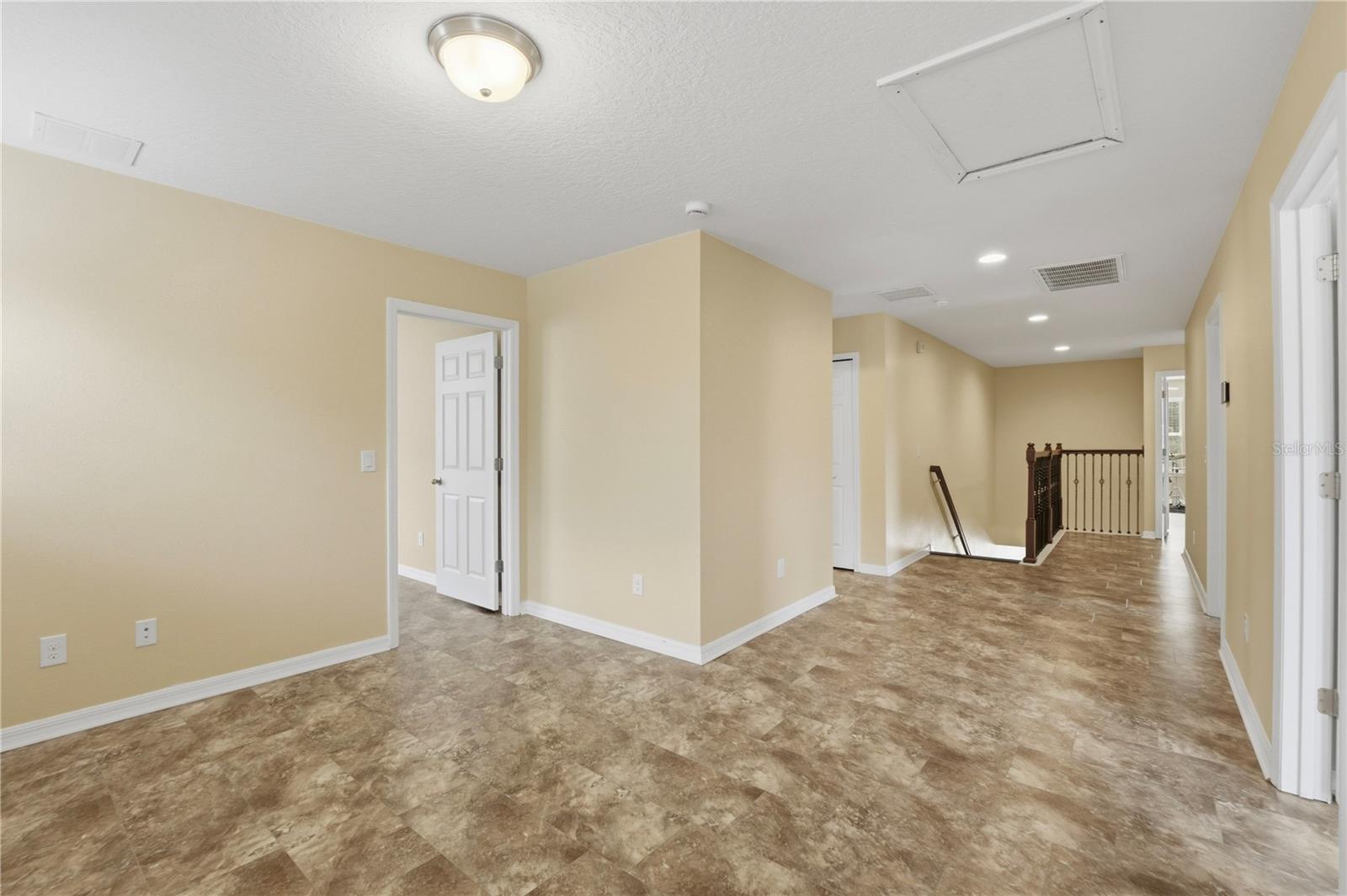 NOVA GROVE - Residential