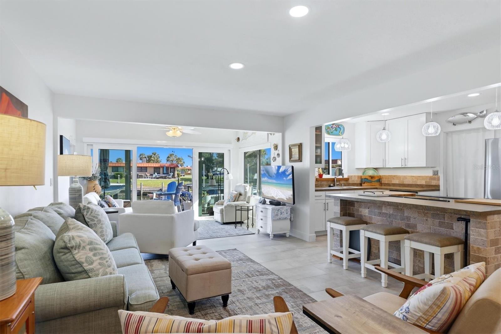 PALMA SOLA HARBOUR SEC 4 - Residential