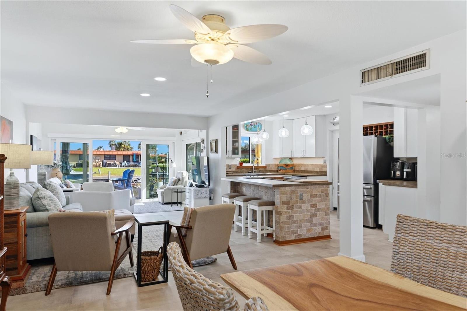 PALMA SOLA HARBOUR SEC 4 - Residential