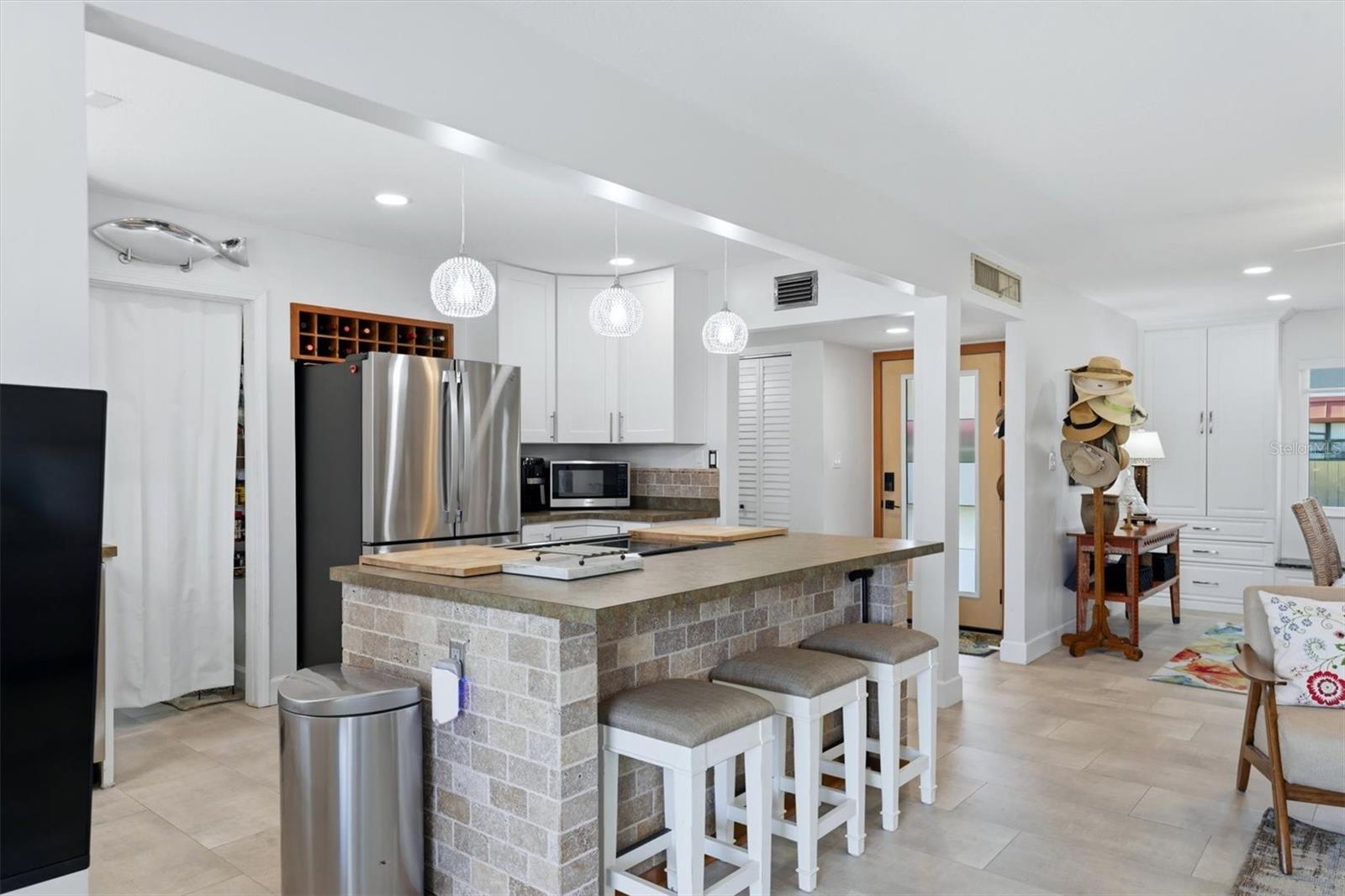 PALMA SOLA HARBOUR SEC 4 - Residential