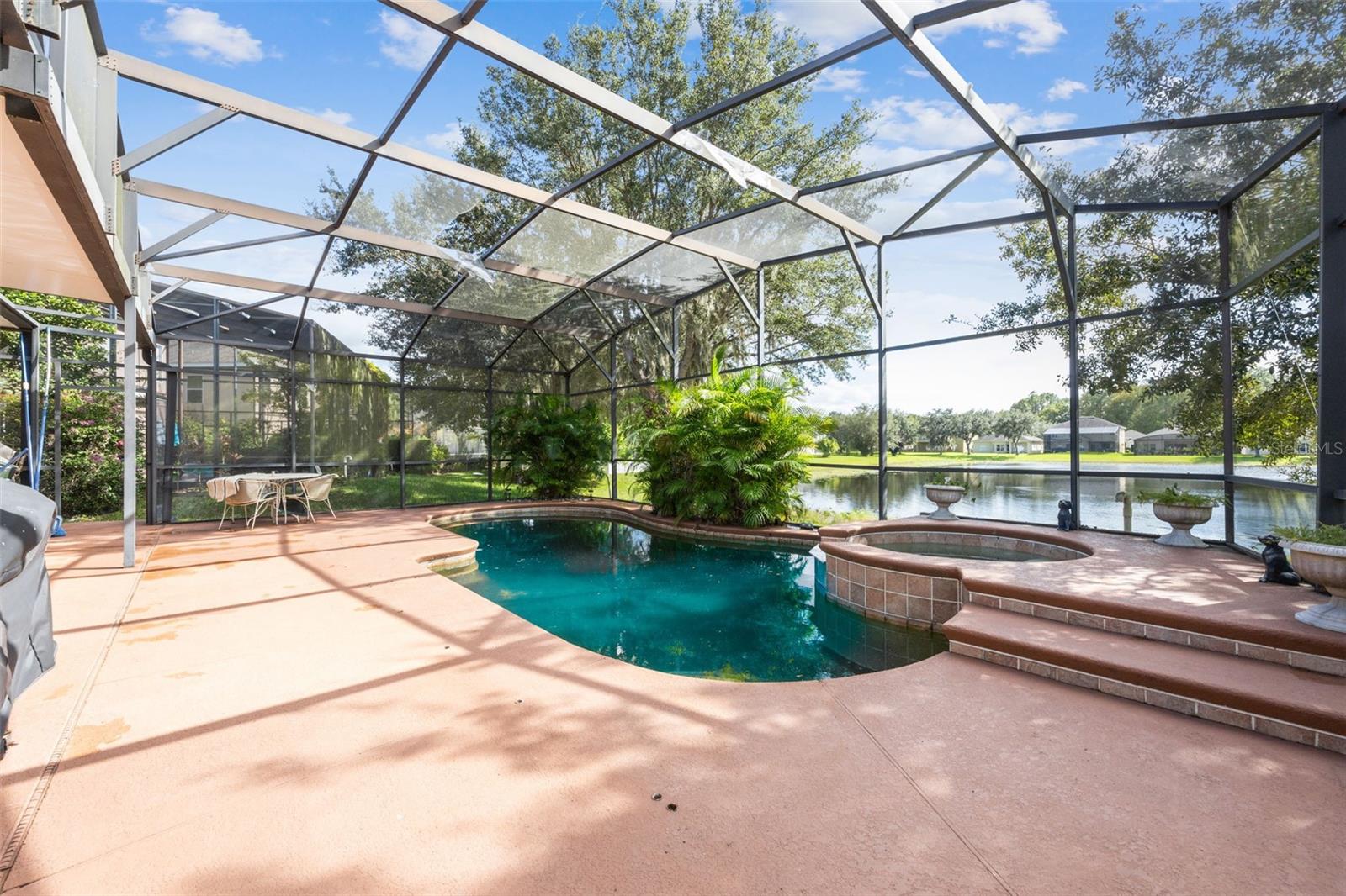 WOODLAND LAKES - Residential