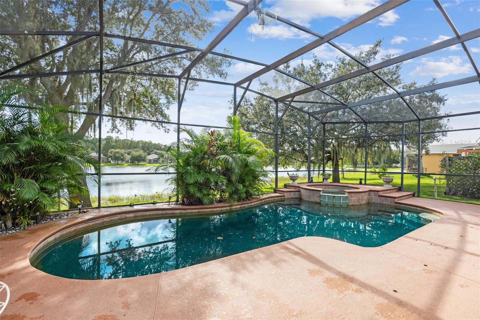 WOODLAND LAKES - Residential