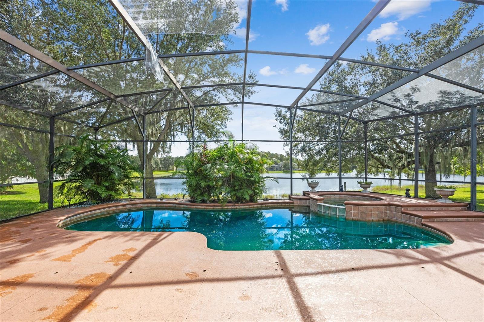 WOODLAND LAKES - Residential