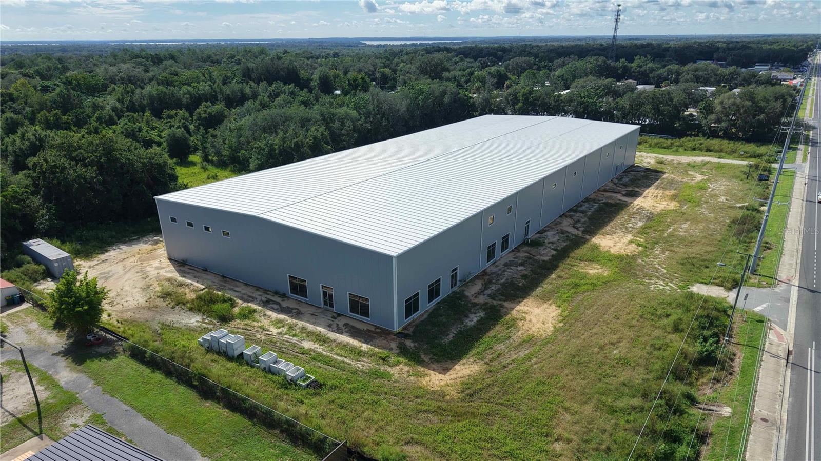 2221 N US HIGHWAY 27/441