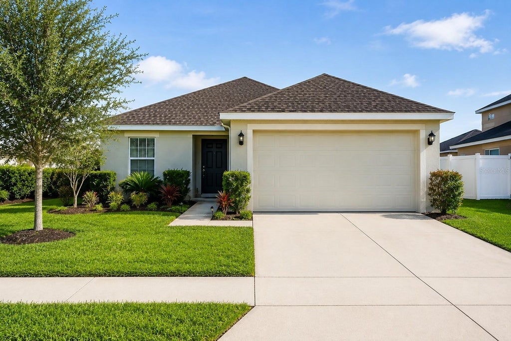 Photo of 413 Sierra Mike Boulevard, Lake Alfred, FL 33850 (MLS # S5154459)