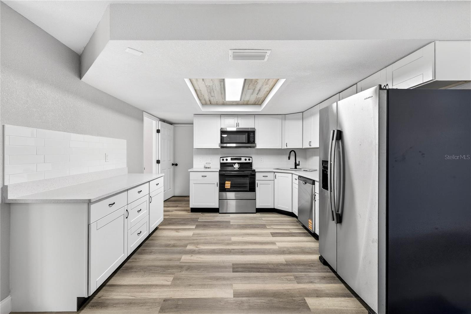 EMBASSY HILLS - Residential