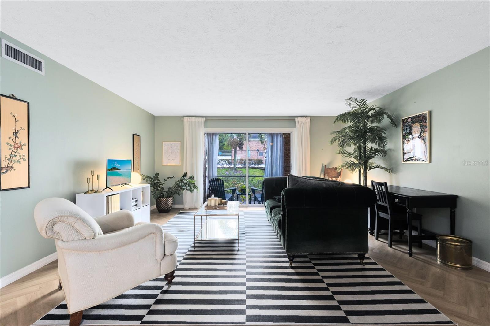 Casas a venda 2 - Jen Dantas 4270 LAKE UNDERHILL ROAD 1