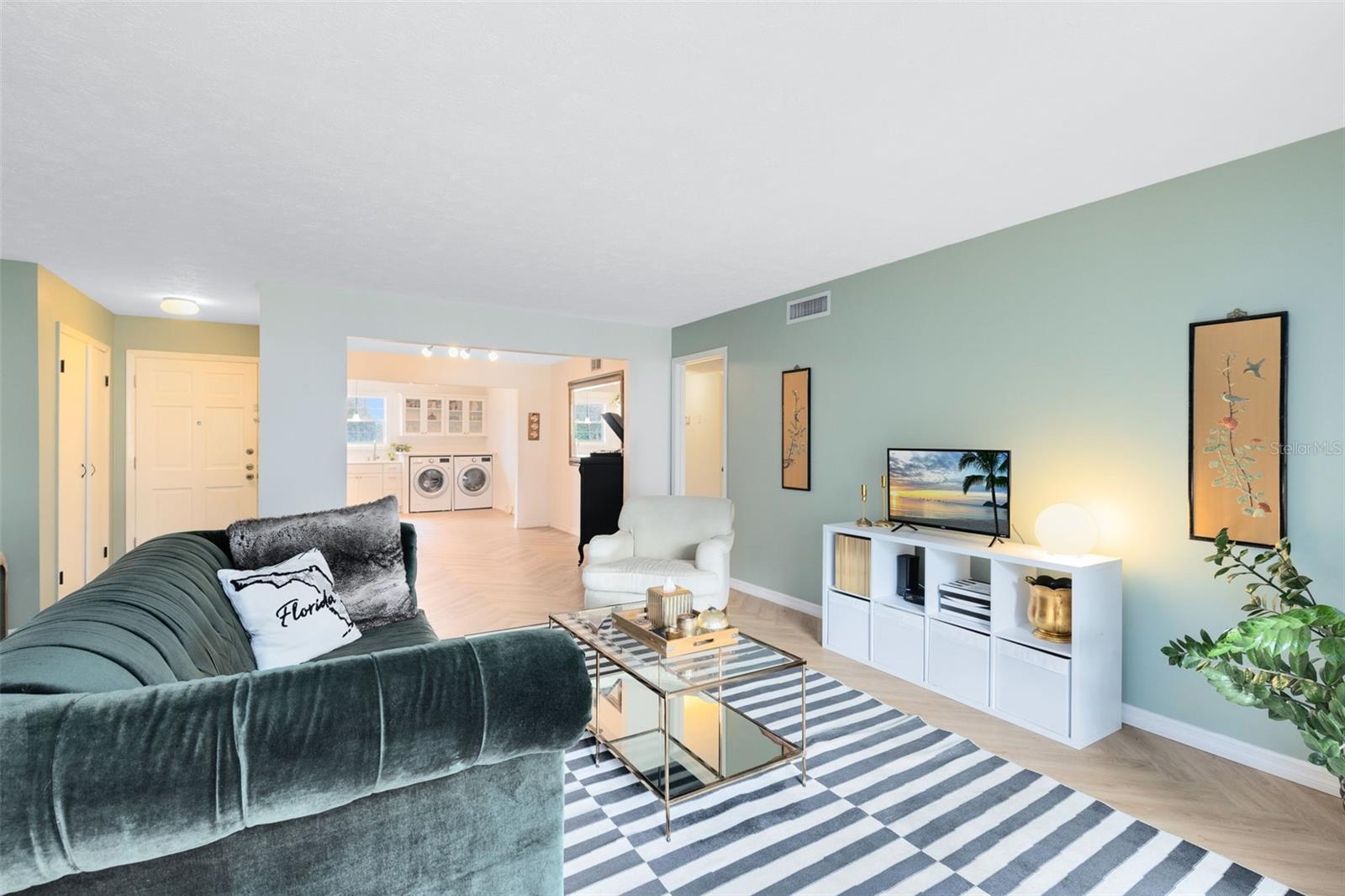 Casas a venda 4 - Jen Dantas 4270 LAKE UNDERHILL ROAD 1