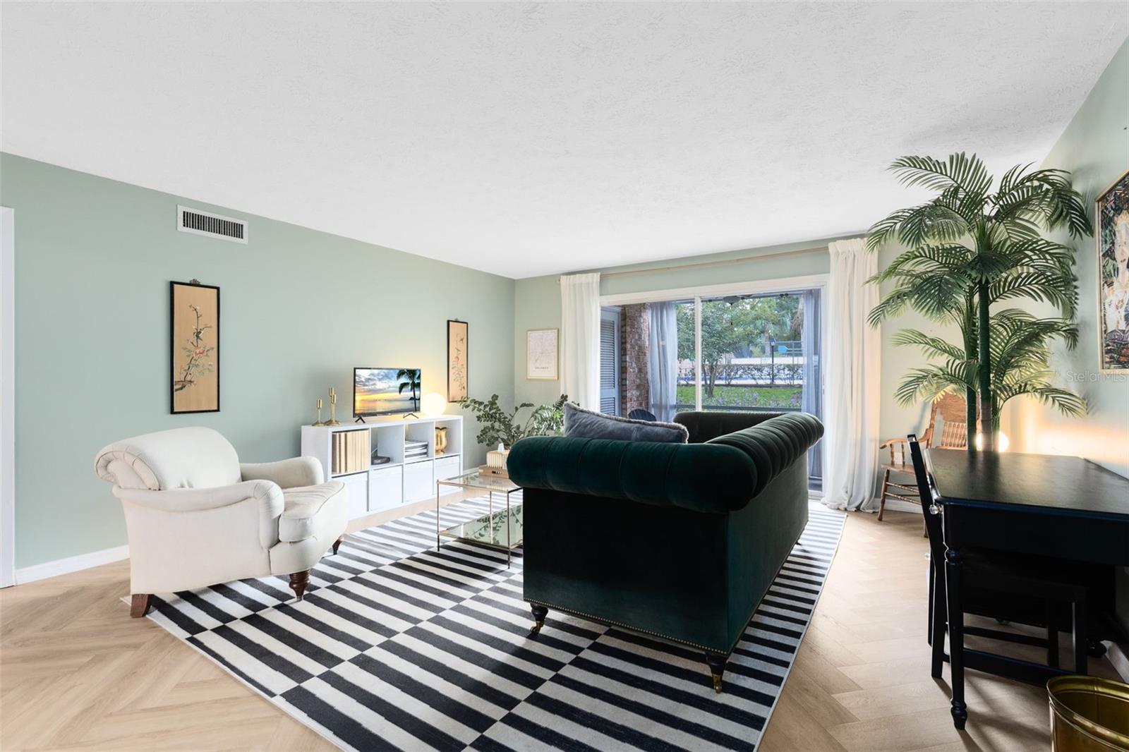 Casas a venda 1 - Jen Dantas 4270 LAKE UNDERHILL ROAD 1