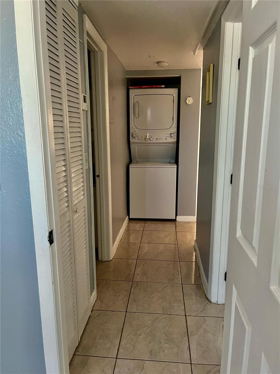 PLAZA DE LAS FUENTES CONDO - Residential