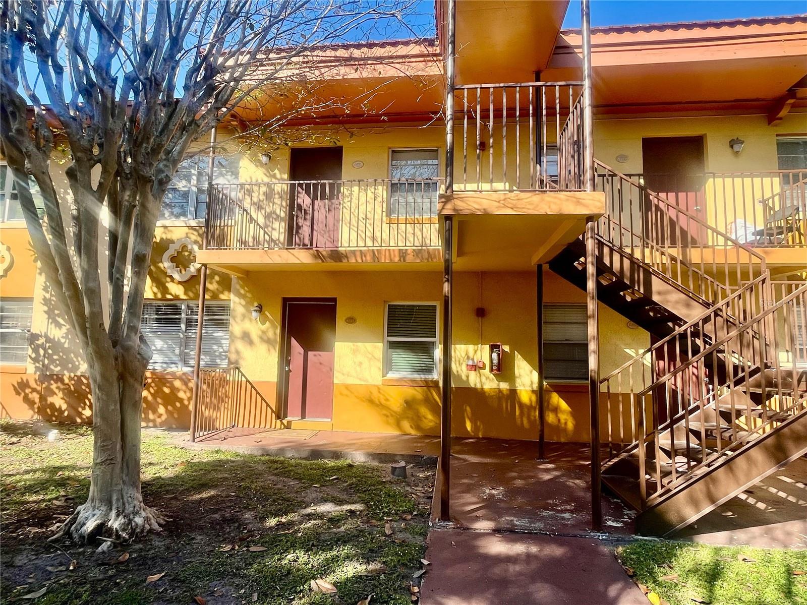 PLAZA DE LAS FUENTES CONDO - Residential