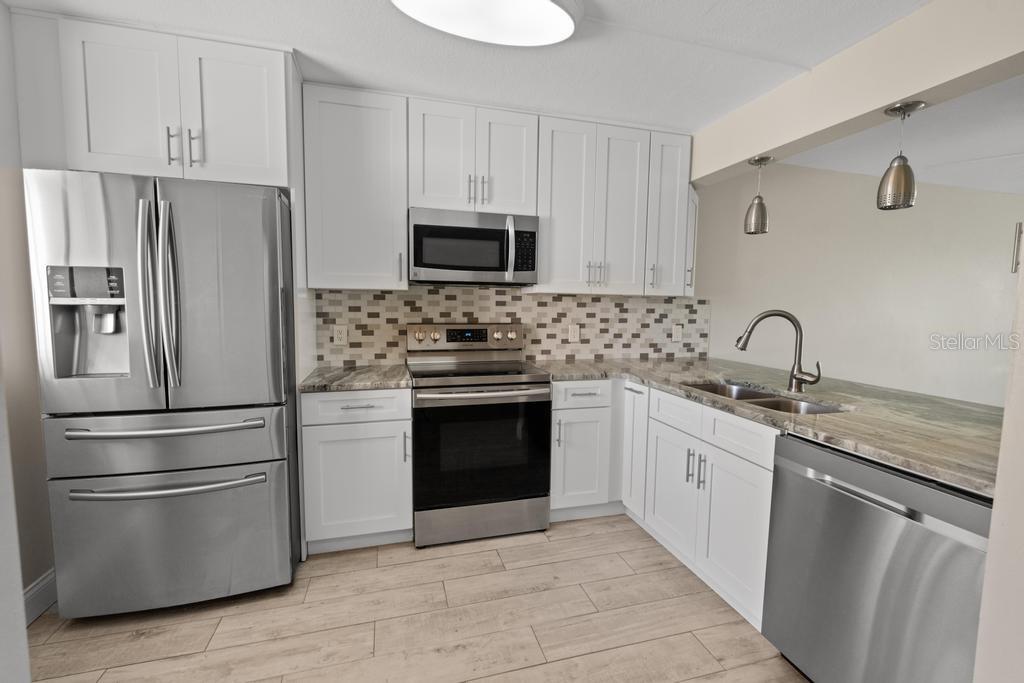 2017 SKIMMER COURT W 416