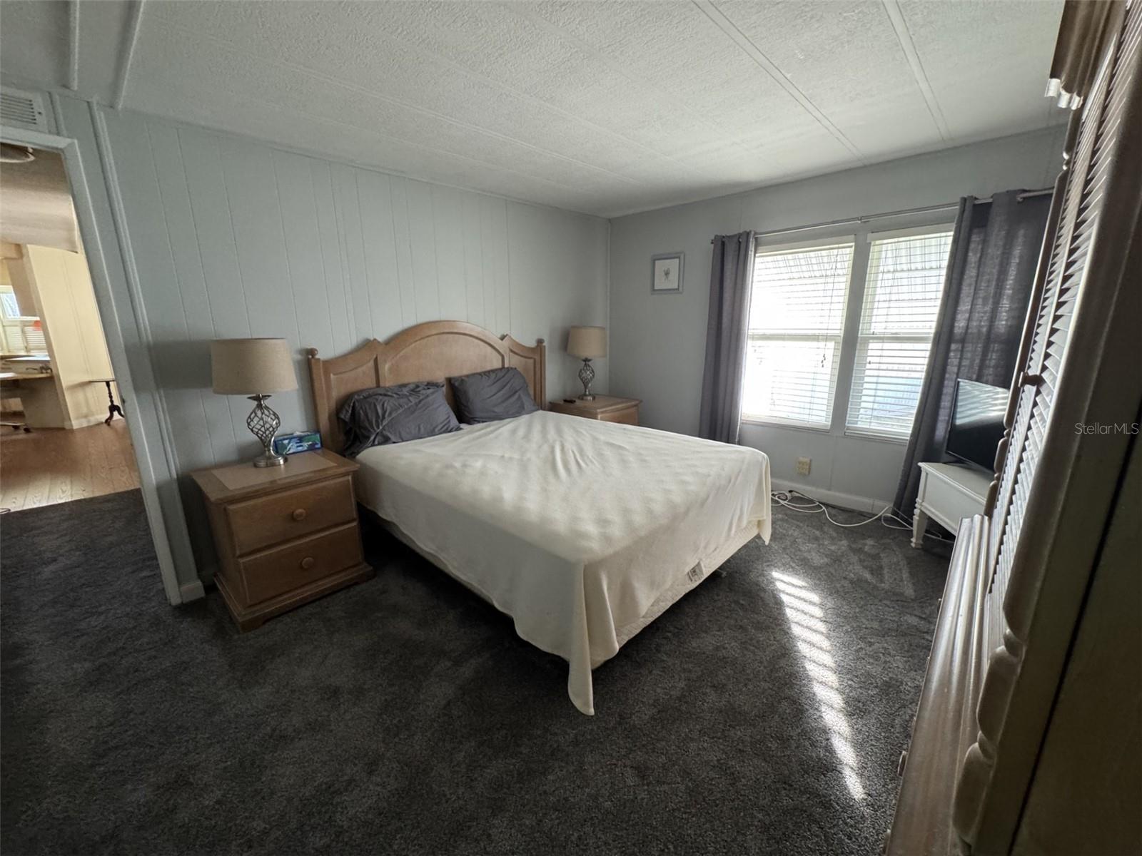 WALK IN THE WATER VILLAGE UNIT 01 - Residential