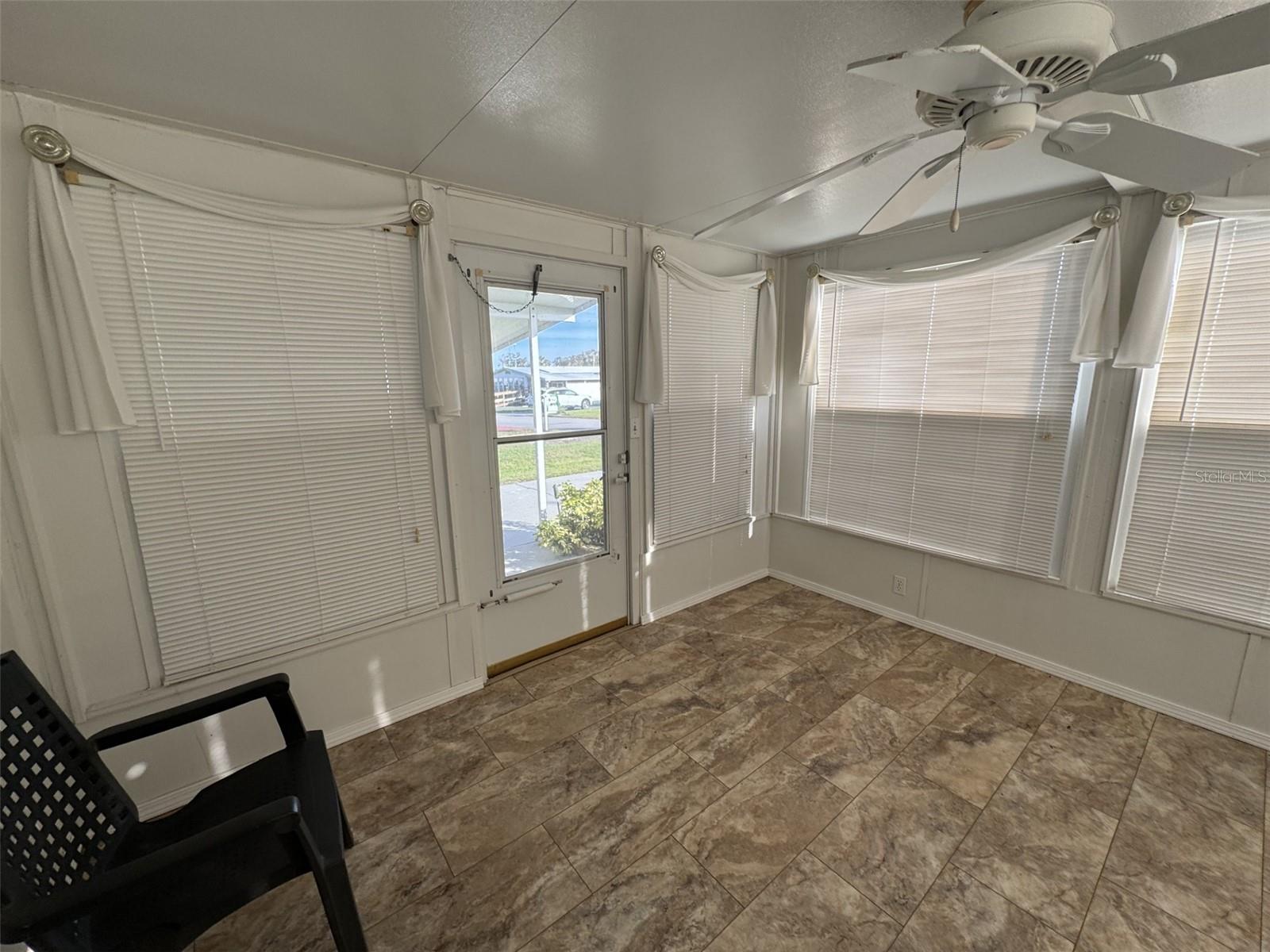 WALK IN THE WATER VILLAGE UNIT 01 - Residential