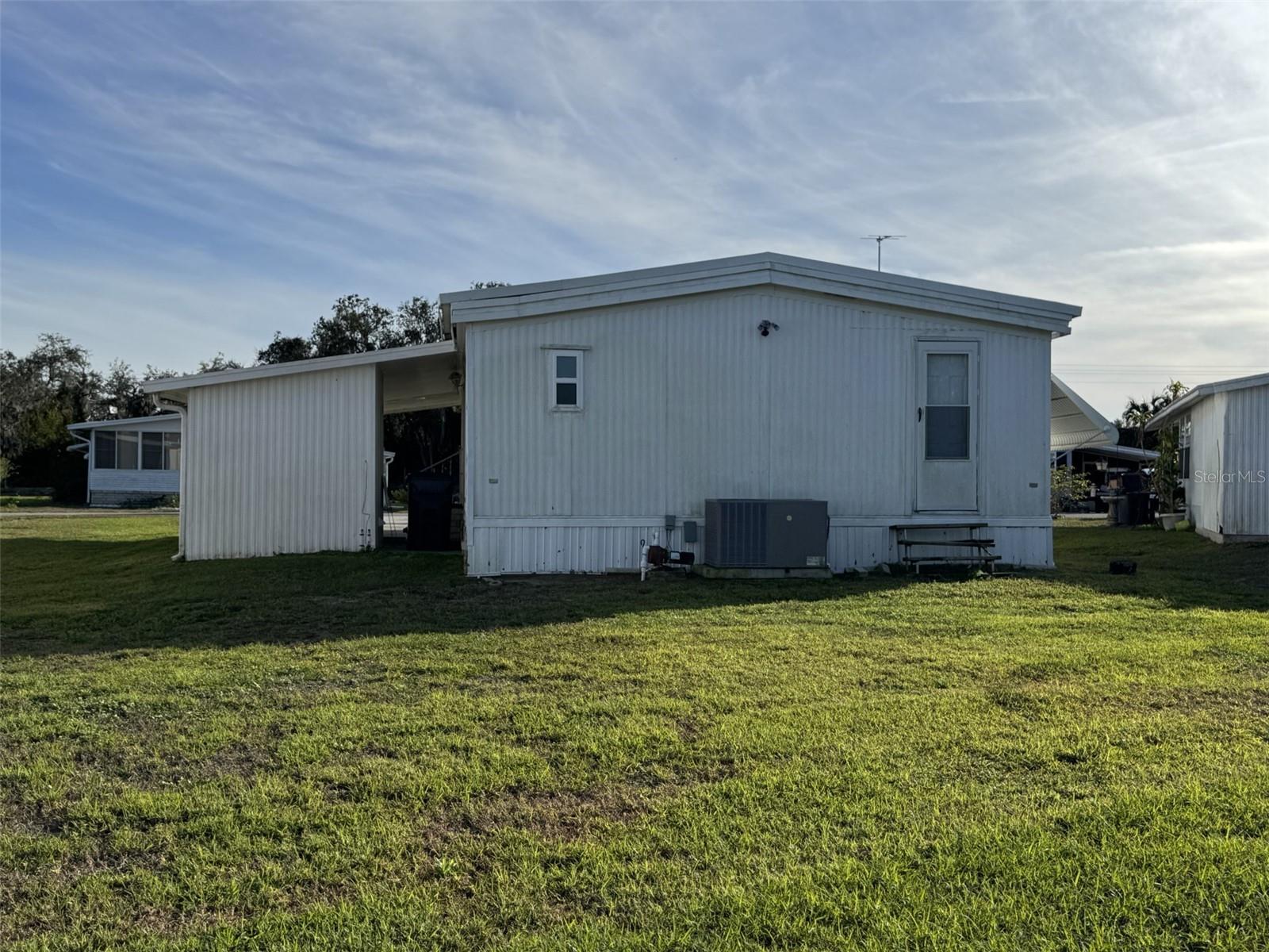 WALK IN THE WATER VILLAGE UNIT 01 - Residential