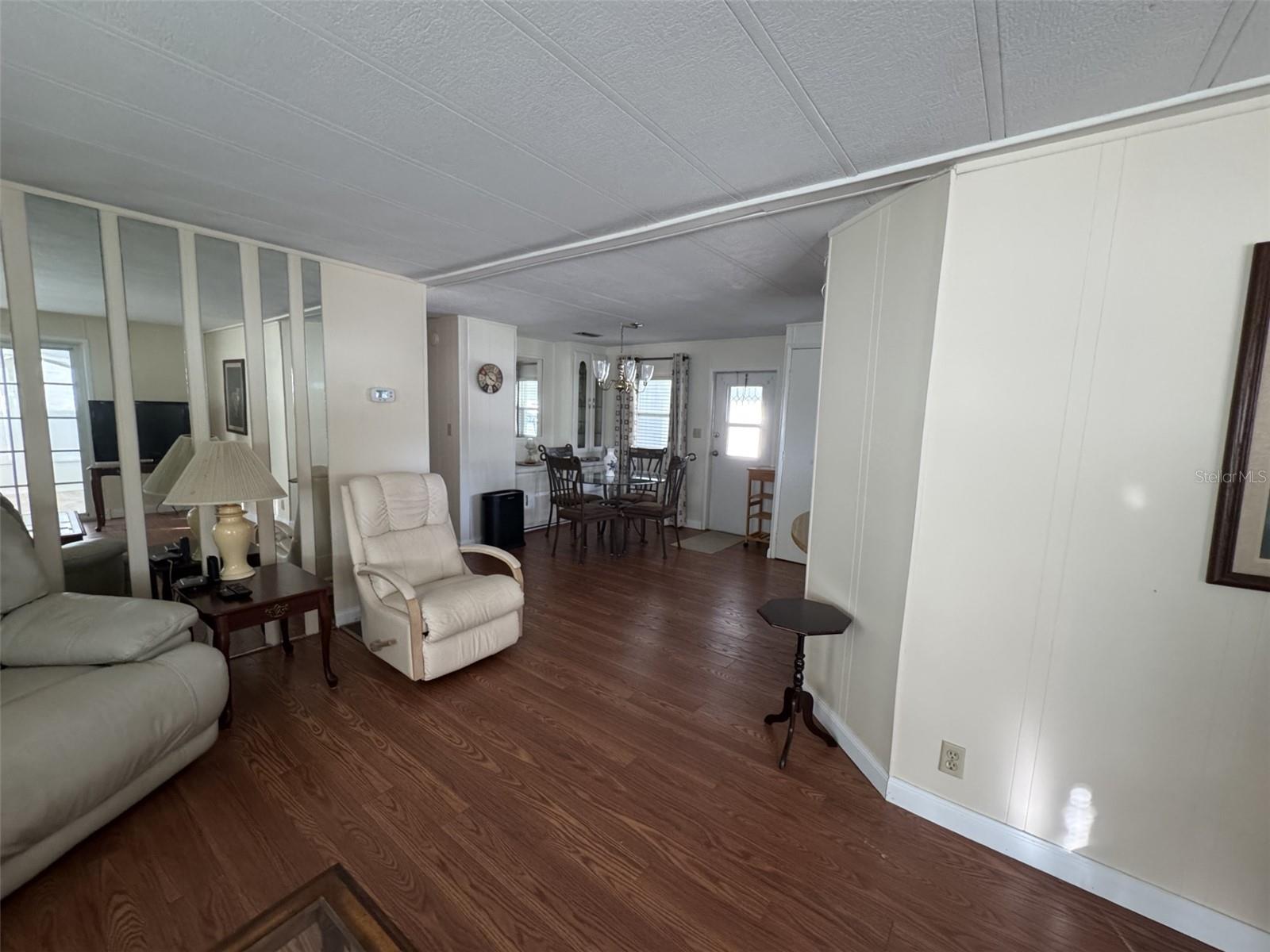 WALK IN THE WATER VILLAGE UNIT 01 - Residential