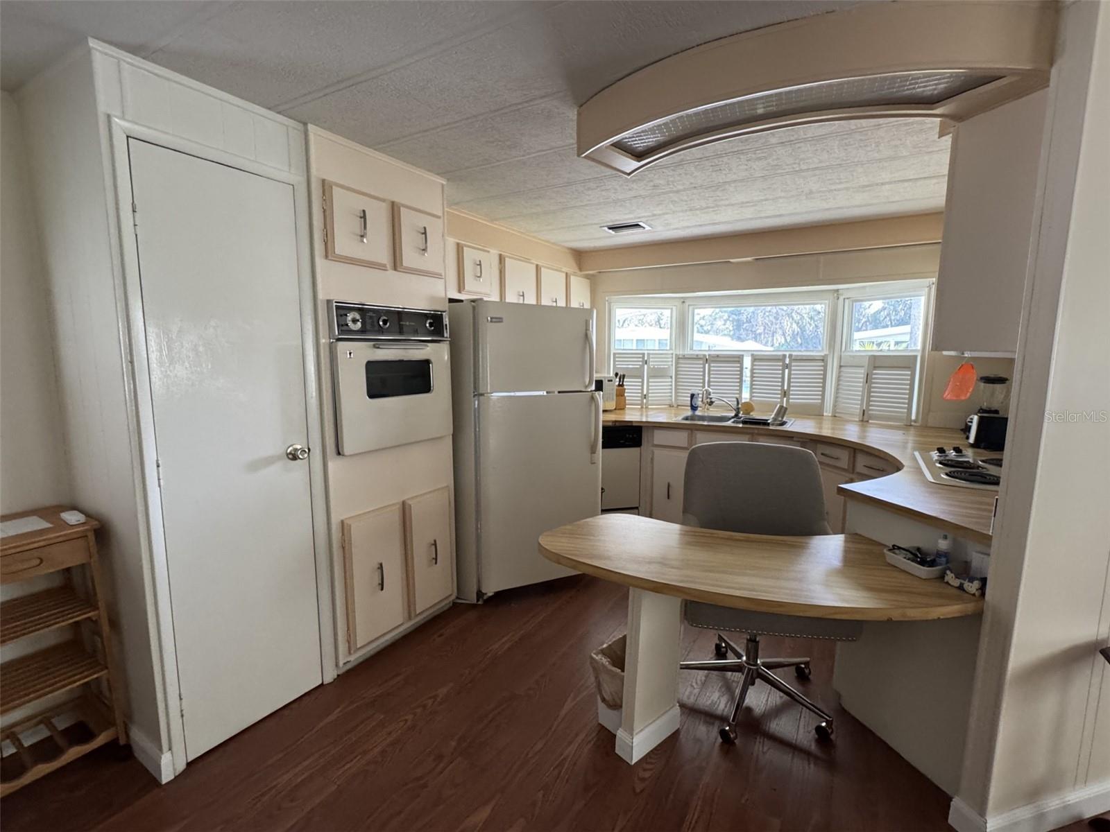 WALK IN THE WATER VILLAGE UNIT 01 - Residential