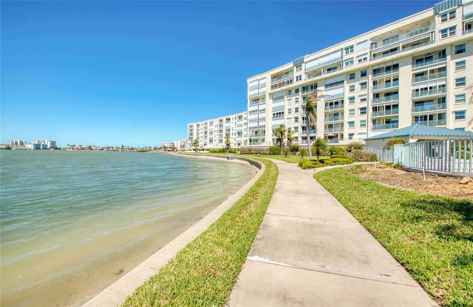 HARBOURSIDE CONDO - Residential