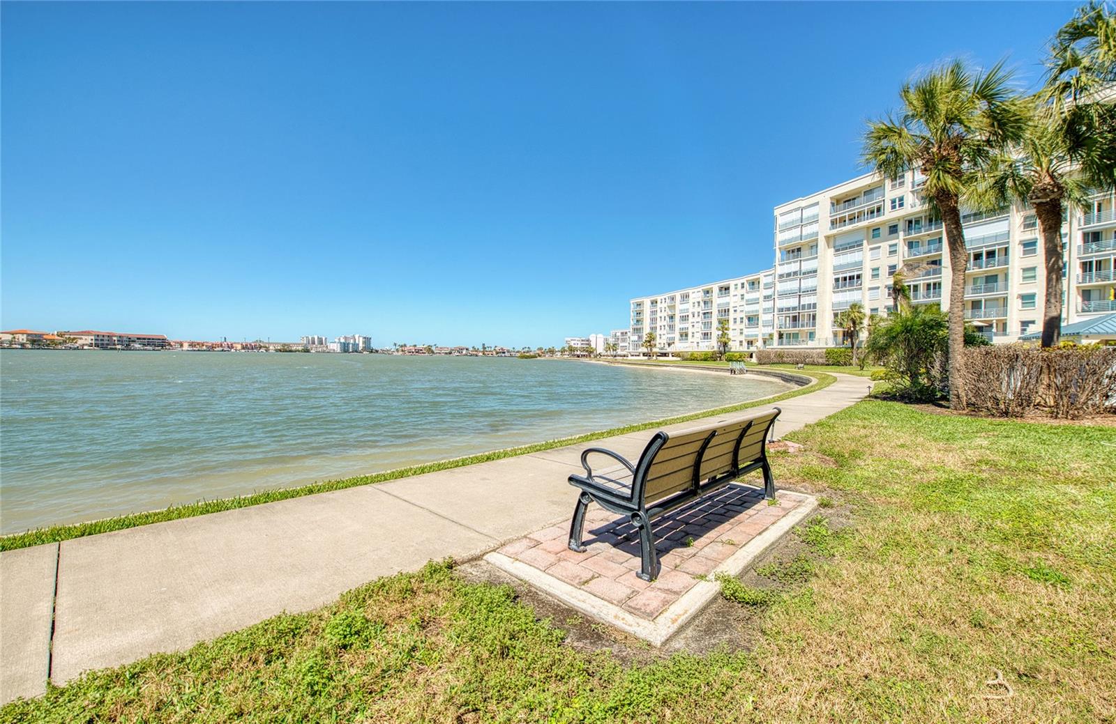 HARBOURSIDE CONDO - Residential