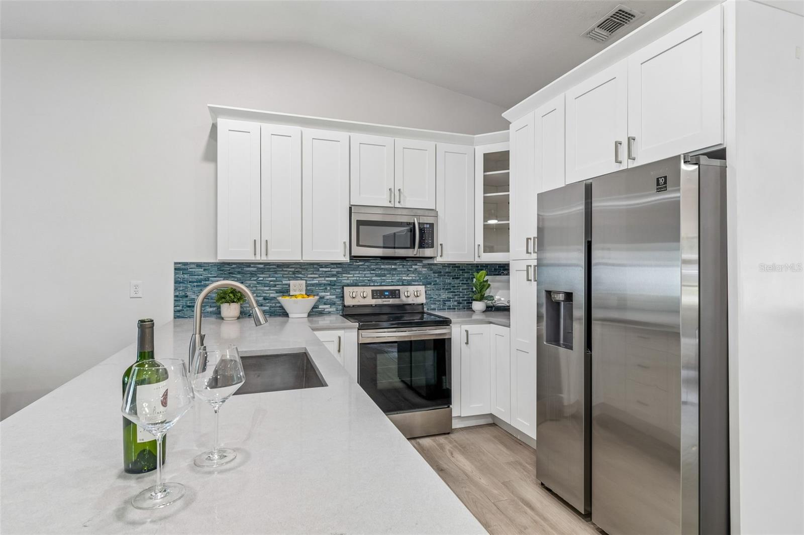 ALTA VISTA TRACTS - Residential