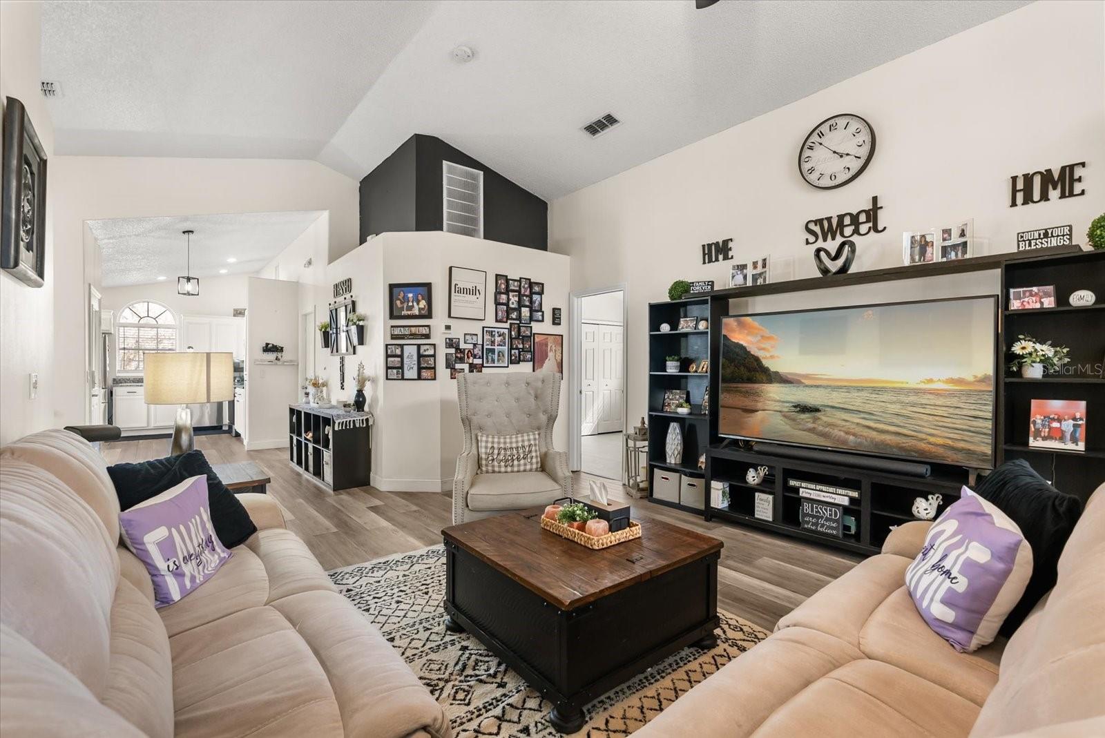 INDIAN POINT PH 7 - Residential