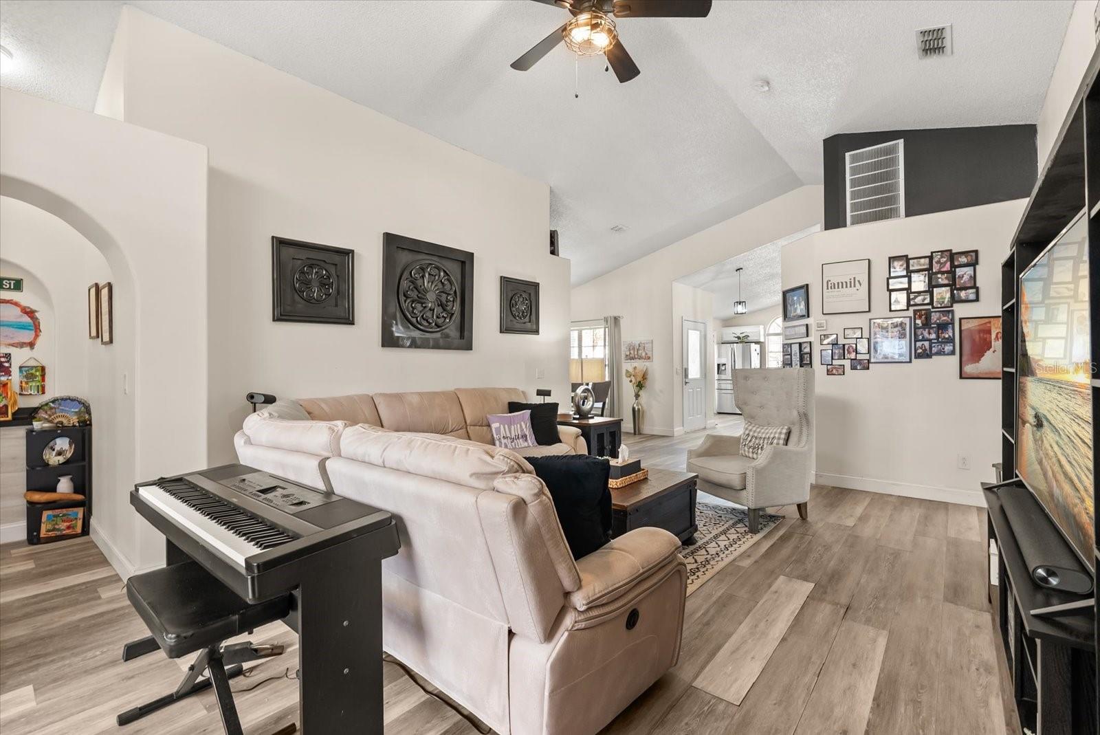 INDIAN POINT PH 7 - Residential